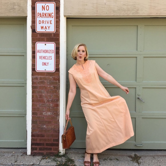 Vintage 1960'S Structured Peach Lace Maxi Dress - Picture 2 of 6